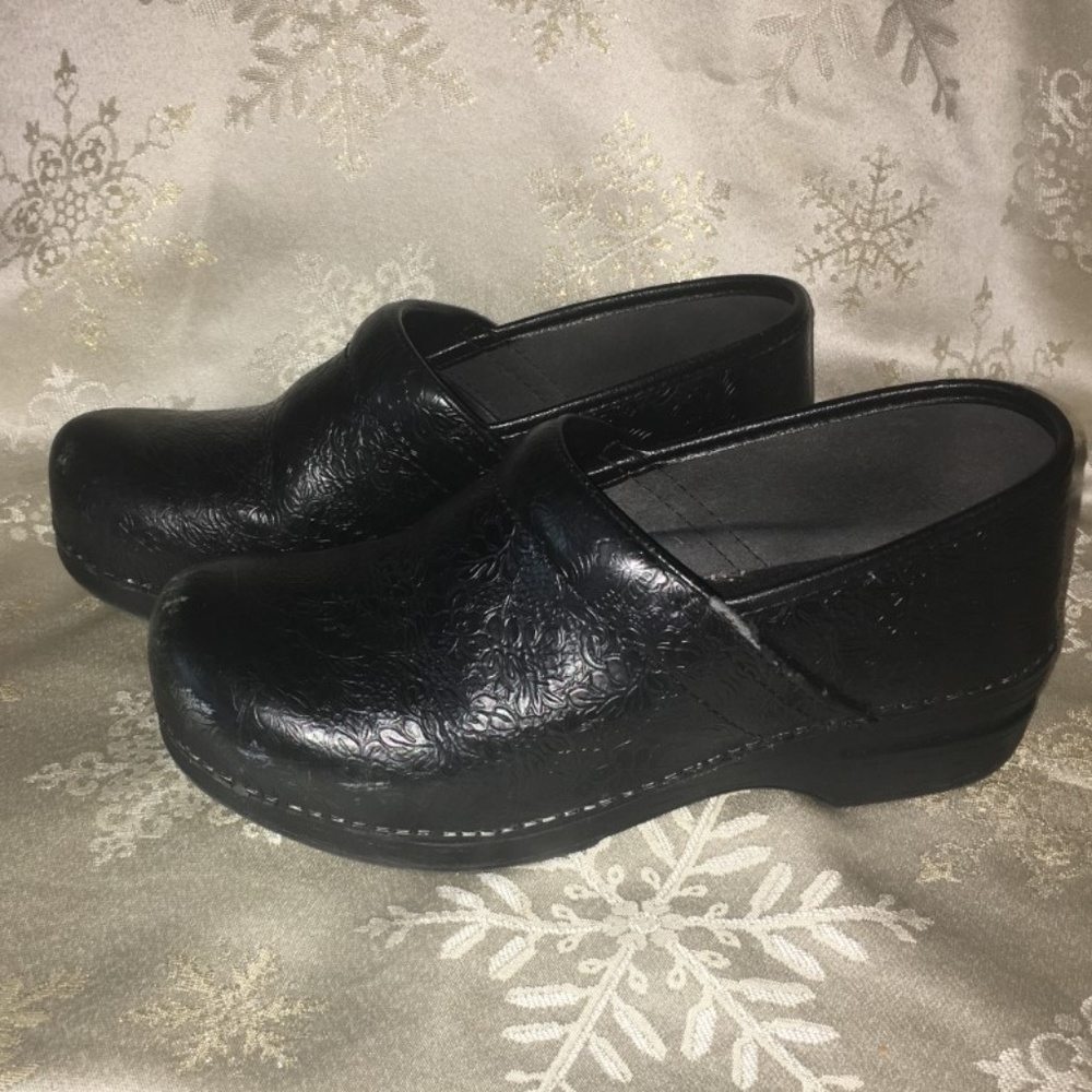 Dansko Clog Black Floral Leather size 10